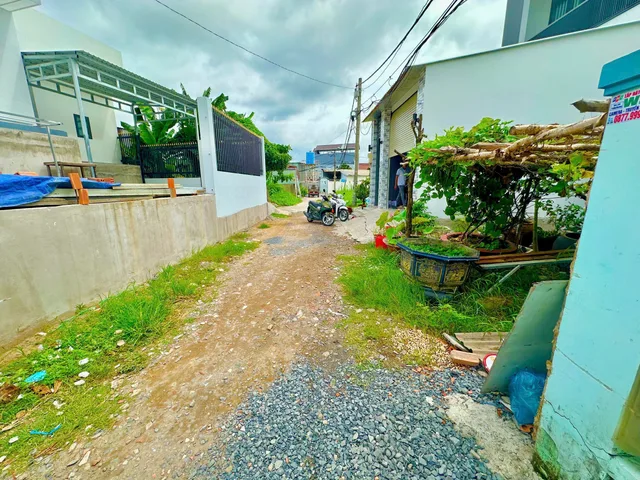 Bán Đất 120m2 có sẵn 100 m2 thổ cư giá 4.5 tỷ tại Xã Nhơn Đức Huyện Nhà Bè TP. Hồ Chí Minh