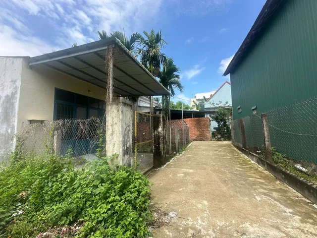 🏡 NHÀ GIÁ MỀM – PHÙ HỢP VỢ CHỒNG TRẺ RA RIÊNG

📍 Nhà thuộc khu Nghĩa Dõng cũ, cách đường chính chỉ khoảng 30m
🚗 Đường ô tô đến tận nhà, khu dân cư hiện hữu, yên tĩnh

📐 Diện tích: 5 x 30 (150m²)
💰 Giá bán: 990 triệu