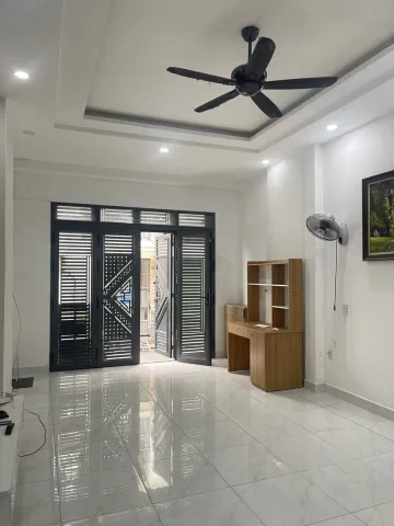 💥CHỈ 8 TỶ 99 CÒN THƯƠNG LƯỢNG
💥DT 48M2(4.2 x 12) vuông vức
💥KHU TRƯỜNG CHINH
