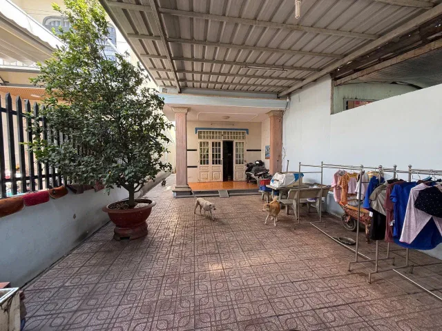 Bán nhà cấp 4, sân rộng để ô tô, hẻm 58 đường Bình Hoà 11