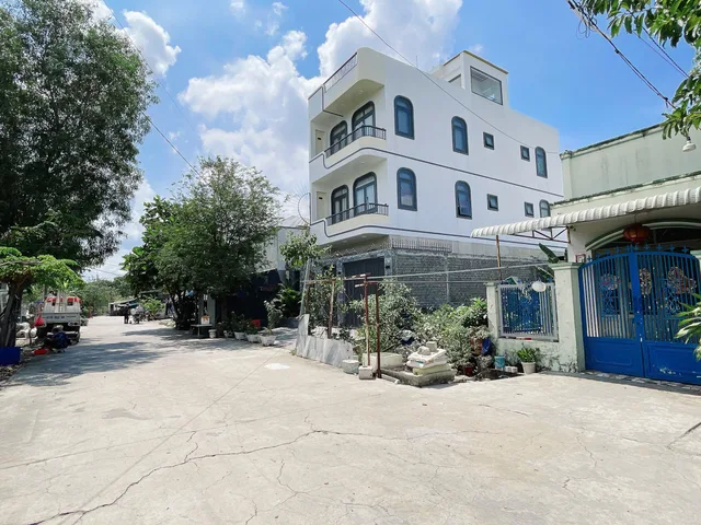 Bán đất 8x20m, đường Nguyễn Văn Tạo, đường 12m, giá 5.5 tỷ