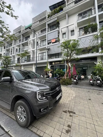 BÁN NHÀ LIỀN KỀ ĐƯỜNG NGUYỄN XIỂN. 75M2 - 5 TẦNG. MT 5M.