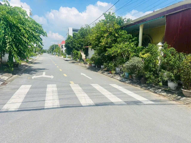 Bán lô đất 90m2 mặt đường 10m đầu ngõ 81 Tân Thành, Dương Kinh