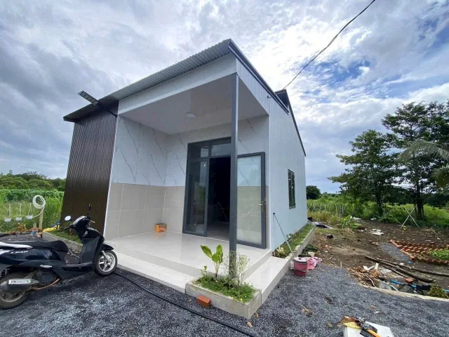 Bán gấp đất nhà vườn 1054.1m2 sẵn thổ cư 100m2