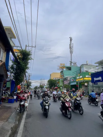 Nhà tôi cần bán. Do ở xa quản lý nên muốn bán rẻ để về quê