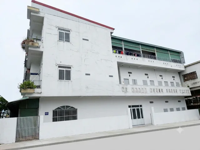 Bán nhà , có ki-ốt, và 8 phòng tro