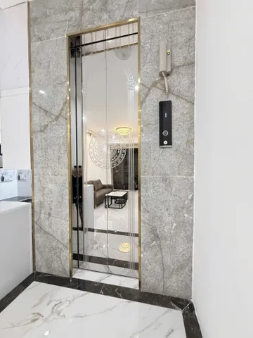 Có 102 tại trung tâm Ba Đình, ngõ 3gac, nhà đẹp 31M*4T thang máy chạy êm ru, giá 9 tỷ