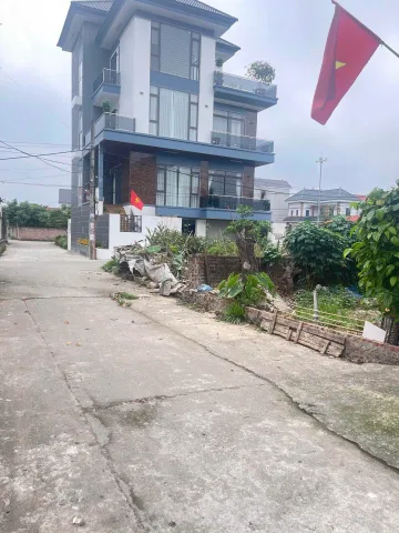 Lô góc 150m giá 1 tỷ 5 đường rất to 2 tô tô