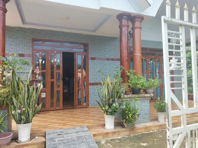 Nhà vườn nguyên căn Tổng diện tích 400m2, diện tích xây nhà 150m2