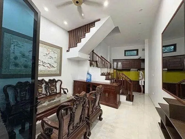 Cho Thuê Nhà Ngõ Thịnh Quang - Đống Đa 35M² 5 Tầng 3 Ngủ - Nội Thất Đẹp - Ở Ngay - Giá Thuê 12,5tr