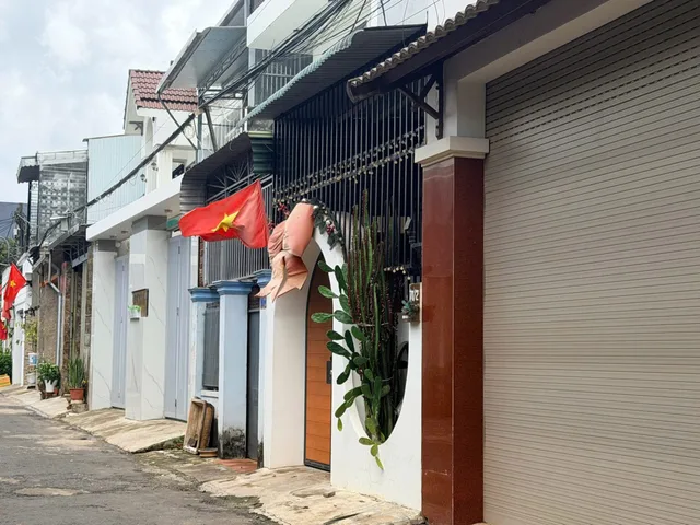 BÁN NHÀ ĐẸP HẺM 71/3 NAM QUỐC CANG