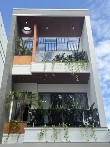 🔴 Nhà đẹp gần Biển Hoà Minh, Đường 10m5, full nội thất.