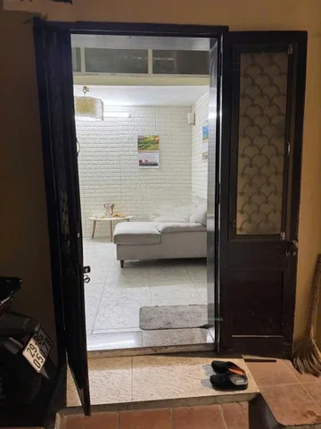 Cho thuê nhà ngõ 71 Hai Bà Trưng quận Hoàn Kiếm 22M x 4T giá 12 triệu