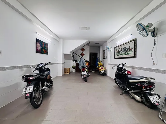 Nhà bán lê quang định 4 tầng 70m2 hẽm xe hơi