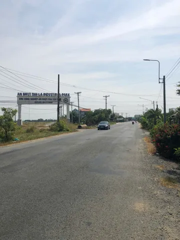 Bán Đất 300m2 giá 2.7 triệu tại Đ. ĐT 833D, X. Tân Bình, H. Tân Trụ, T. Long An Huyện Tân Trụ Long An