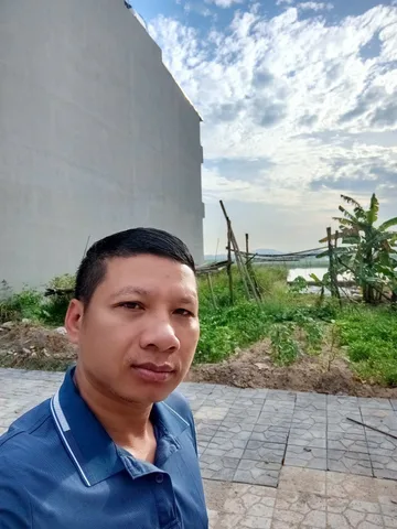Bán đất dự án dãn dân Thiểm Xuyên kcn Samsung Yên Phong  100 m2 , lô góc view vườn hoa 3 mặt thoáng giá > 2.9X  tỷ.
LH : Hùng bđs 24/7 - 0942553777