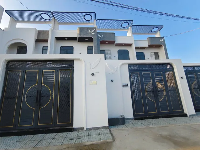 Nhà mới ở ngay. Giá: 2 tỷ 750 gần ngã 3 Mỹ Hạnh - Giáp Hóc Môn. DT: 5 x 25 m đúc 1 lầu
