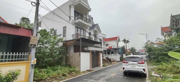 Bán 114 m Lâm Động đường nhựa 2 ô tô tránh nhau cách 203: 100m. L/h:076.231.9990 e Thúy