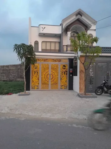 Nhà mới ở ngay. Giá: 2 tỷ 990 bao hết phí. Mặt tiền đường nhựa KDC Trần Anh. Mỹ Hạnh Nam