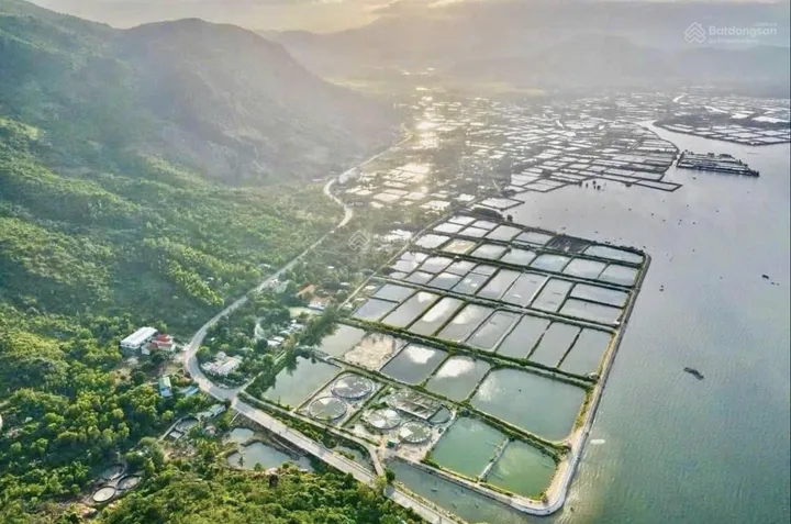 HÀNG SIÊU NGỘP 150M2 CHỈ VỚI 1TY800 NẰM NGAY TRỤC DT702 CAM RANH KHÁNH HOÀ .