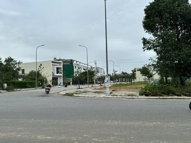 Bán Đất 250m2 có sẵn 250 m2 thổ cư giá 6.7 tỷ tại Đường Lê Thánh Tôn Phường Nghĩa Chánh Thành phố Quảng Ngãi Quảng Ngãi