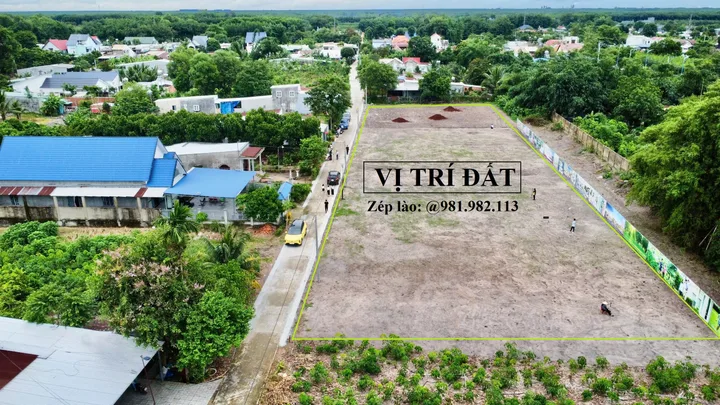 Bán Đất 180m2. Giá bể 320tr. Bank 50% - Cách chợ đúng 300m - Đất tại Chơn Thành Bình Phước