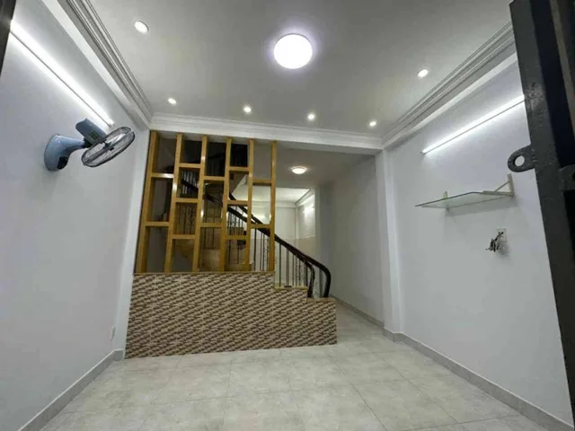Nhà bán 3 tầng Nguyễn Kiệm Phú Nhuận, sổ hồng riêng pháo lý chuẩn, gần sân bay