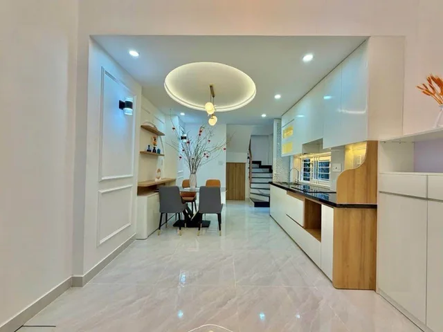 SIÊU PHẨM NHÀ MỚI HẺM XE HƠI NGAY LÊ VĂN SỸ - 5 TẦNG SÂN THƯỢNG BTCT - 3PN 4WC FULL NỘI THẤT - CHỈ 8.9 TỶ