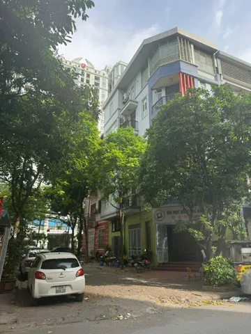 Cho thuê Nhà riêng 75m2, 05 tầng giá 37 triệu lô góc 02 mặt đường