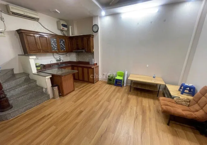 Cho thuê Nhà Ngõ 218 Đường Lạc Long Quân 45M² 4'5 Tầng 3 Ngủ - Nội Thất CB - Giá Thuê 12tr