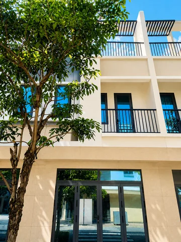 Hiếm! Nhà phố Thuận An sổ sẵn mặt tiền đường 13m - Giá đầu tư 2.85 Tỷ