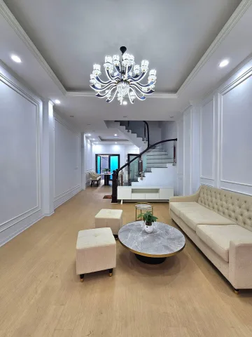 Ô tô đỗ cửa - Nhà 2 mặt ngõ - Nở hậu - Vị trí hiếm Nguyễn Văn Linh - 70m² - 10 tỷ