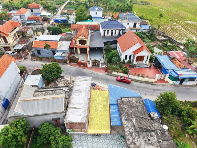 Bán Đất 60m2 tại Hoà Bình , đường nhựa 2 ô tô tránh nhau  kinh doanh tốt . L/h;076.231.9990 e Thúy