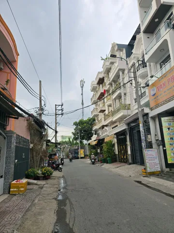 💥 Nhà Bình Tân, 1trệt 1lững, 2 phòng ngủ, hẻm xe tải
- Nhà gần Hương Lộ 2, Bình Trị Đông