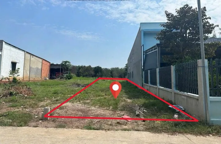 (5x20m) - giá: 1 tỷ . Liền kề Bệnh viện Xuyên Á, Tân Phú Trung. xây dựng tự do .