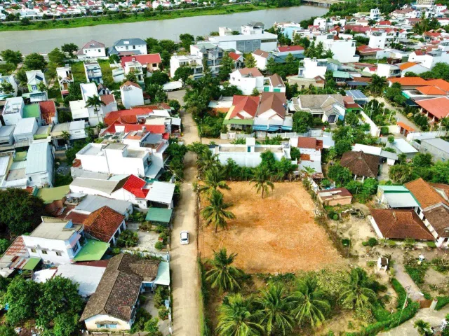 Đất đẹp mặt tiền Ngô Quyền 100m2 , Thị Trấn Diên Khánh. Vị trí trung tâm - sổ hồng sẵn