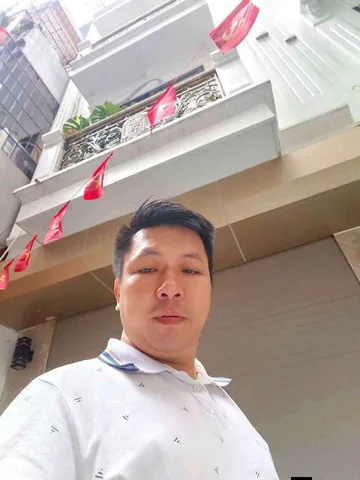 Nhà đẹp trần khát chân 7,5 tỷ diện tích 43m2.5 tầng 3 ngủ đủ công năng.3 bước ra ô tô đỗ.