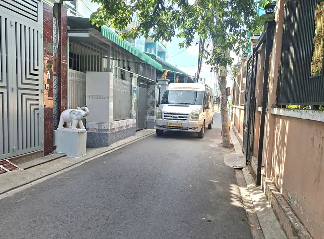 Bán nhà đẹp 4 tầng Bình Tân, dt (103m2), chỉ gần 7t