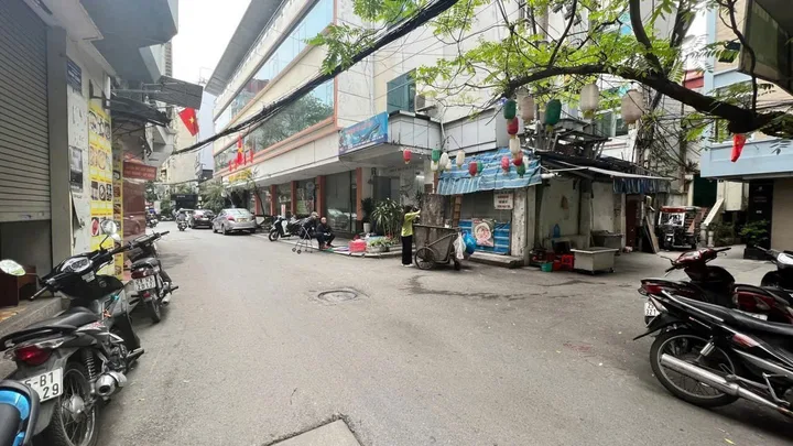 Bán Nhà riêng 56m2 có sẵn 56 m2 thổ cư giá 12 tỷ tại - Chọn - Phường Quốc Tử Giám Quận Đống Đa Hà Nội