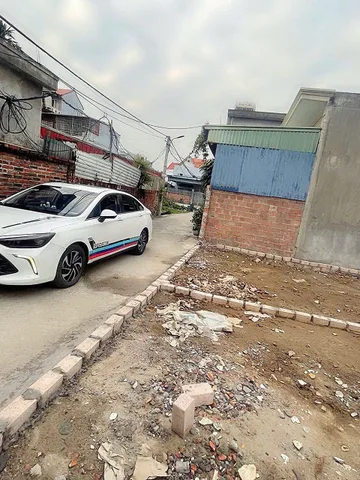 Bán Đất 70m2 có sẵn 50 m2 thổ cư + 20 m đất lưu ko. Ngõ ô tô.l/h;076.231.9990 e Thúy