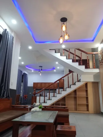 Ô TÔ ĐỖ CỬA, KIỆT THÔNG THOÁNG, MỘT ĐỜI CHỦ, kiên cố, nhà nở hậu nhẹ.