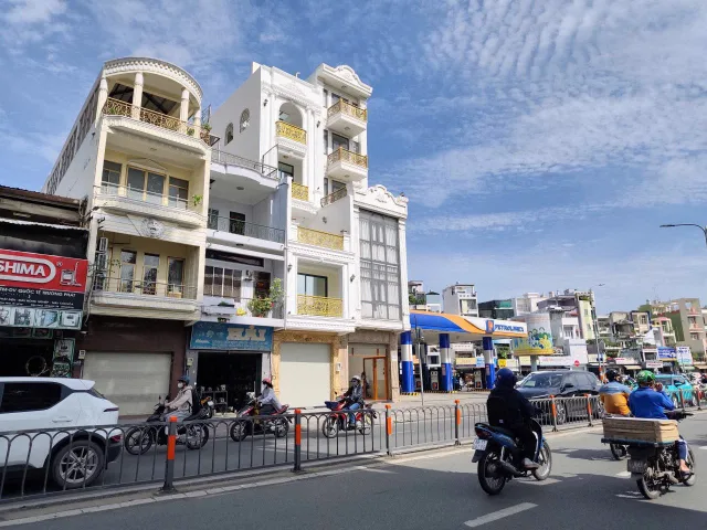 🏠NHÀ 3TẦNG-LÝTHƯỜNG KIỆT-P.7-TÂNBÌNH-HẺM XE HƠI
-NGANG 5M-DÀI 8M