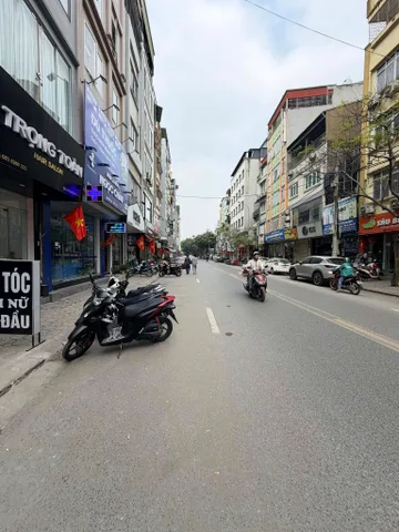 Bán tòa nhà căn hộ dịch vụ đường Khuất Duy Tiến, 110m2, xây 8 tầng, thang máy, 16 căn hộ