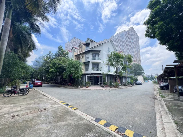 Cho thuê mặt bằng đường Cây Keo Tam Phú Thủ Đức 1000m2 giá 20tr