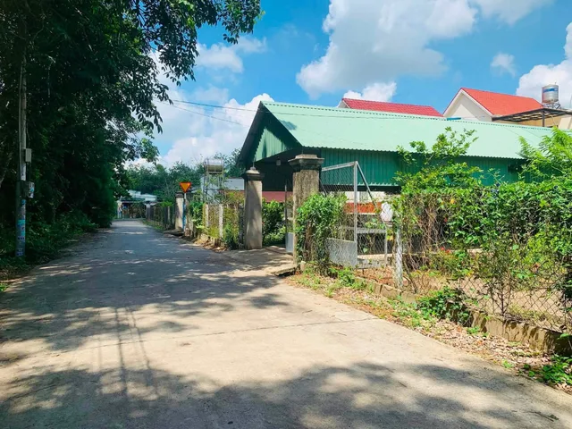 Vỡ Nợ Cần Bán Ngay Lô Đất 300m2 có sẵn 100 m2 thổ cư giá 645 triệu tại - Chọn - Xã An Điền Thị xã Bến Cát Bình Dương