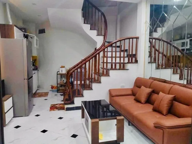 Cho thuê Nhà ngõ Quỳnh, Bạch Mai quận Hai Bà Trưng 32m*5 tầng giá 15 triệu