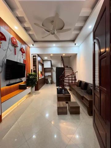 Bán nhà ngõ Quỳnh, Thanh Nhàn, Hai Bà Trưng – Giá 10.35 tỷ – DT 38m² x 5 tầng – MT 4m – Ô tô đỗ cổng, Full nội thất An Cường, Trung tâm Hai Bà Trưng