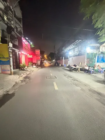 👉Ngay sát  chợ Lê Văn Quới,Khu hàng xóm thân thiện