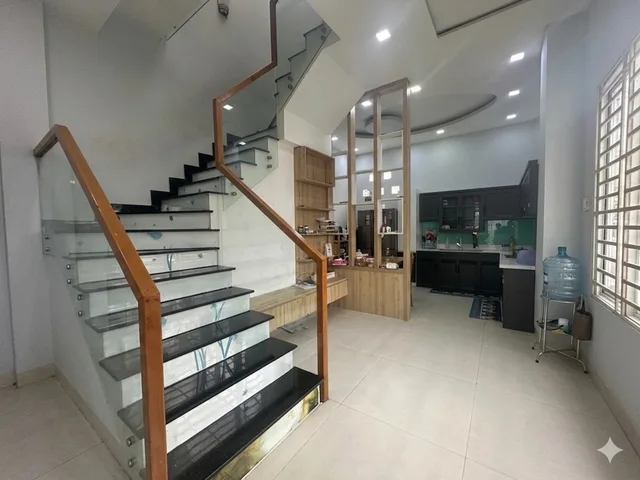 Bán Nhà riêng 76m2 có sẵn 76 m2 thổ cư giá 6.3 tỷ tại đường Linh Đông Phường Linh Đông Quận Thủ Đức TP. Hồ Chí Minh