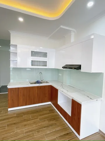 BÁN NHÀ BÁT KHỐI LONG BIÊN 5 TẦNG. THANG MÁY. NHỈNH  4..TY
